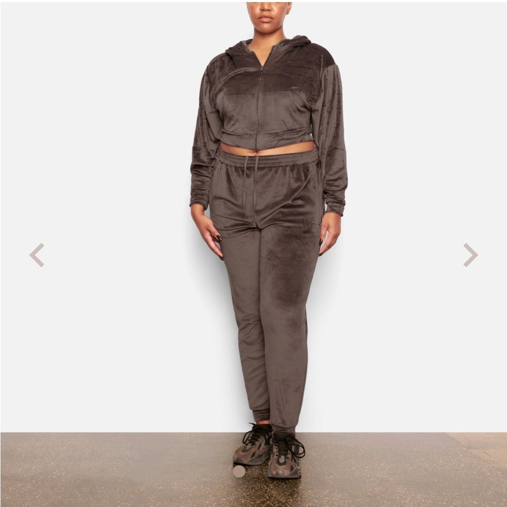 SOLD! SKIMS VELOUR Hoodie & Jogger